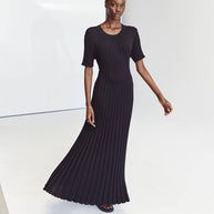 WW-Strickkleid mit schmaler Taille und Streifenmuster