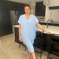 Kleid mit V-Ausschnitt | Unser Bestseller 2024