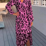 Kleid mit V-Ausschnitt