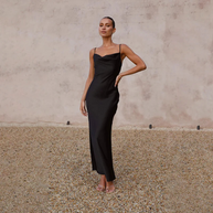 WW | Zeitlose Satin Damenkleid Mit Offenem Rücken Elegantes Design