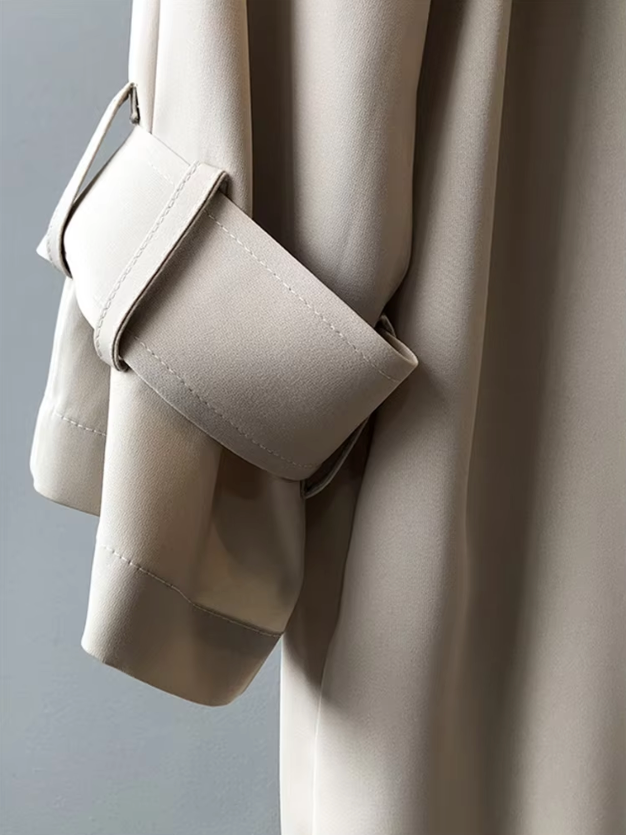 – Mittellanger Trenchcoat