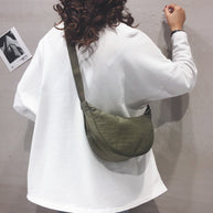 Halbmond-Crossbody-Tasche