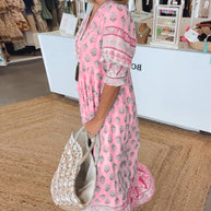 WW | Lässiges Bedrucktes Kleid mit V-Ausschnitt und Halblangen Ärmeln