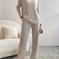 WW 2-teiliges Set | Eleganter gerippter Damenanzug mit V-Ausschnitt-Pullover und passender Hose