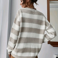 Bequemer gestreifter Pullover