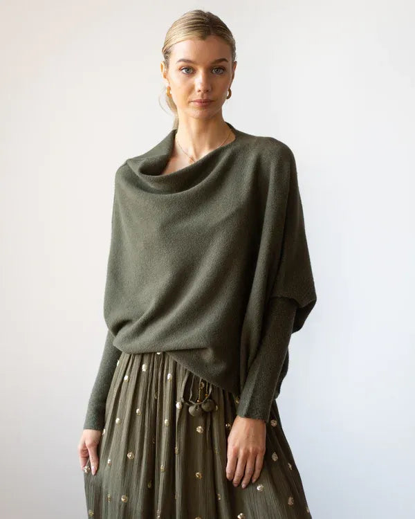 W&W Mode | Asymmetrischer Damenpullover mit eleganter Drapierung