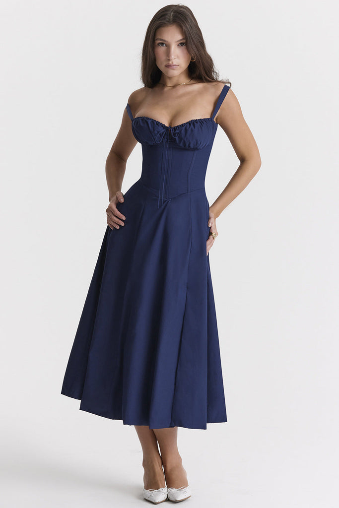 WW geschnittenes Trägerkleid für Damen mit französischem Flair und verführerischem Hüftschlitz"