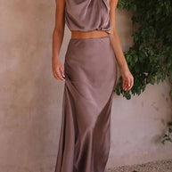 WW | Solch Eine Stimmung Hochgeschlossene Satin Drapiert Maxirock Set