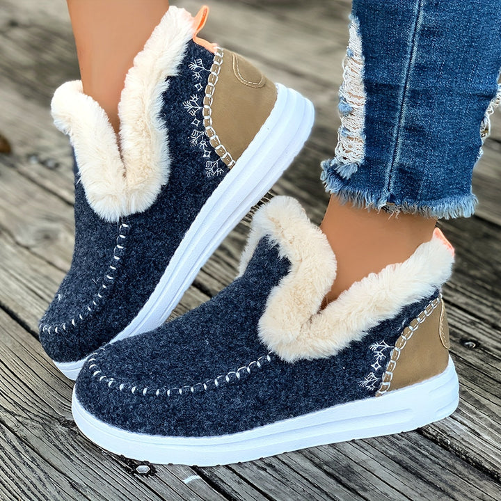 W&W Mode | Gemütliche Winterhausschuhe für Damen: Fleecefutter, PU-Sohle und weiche Stoffkonstruktion