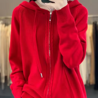 – Gestrickte Strickjacke mit Kapuze