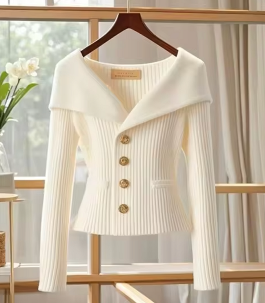 WW | Gestrickte Kurze Strickjacke