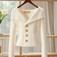 WW | Gestrickte Kurze Strickjacke