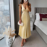 WW | Midi Kleid Ärmellos V-ausschnitt Twist Front & Cut Out Detail Plissierter Rock