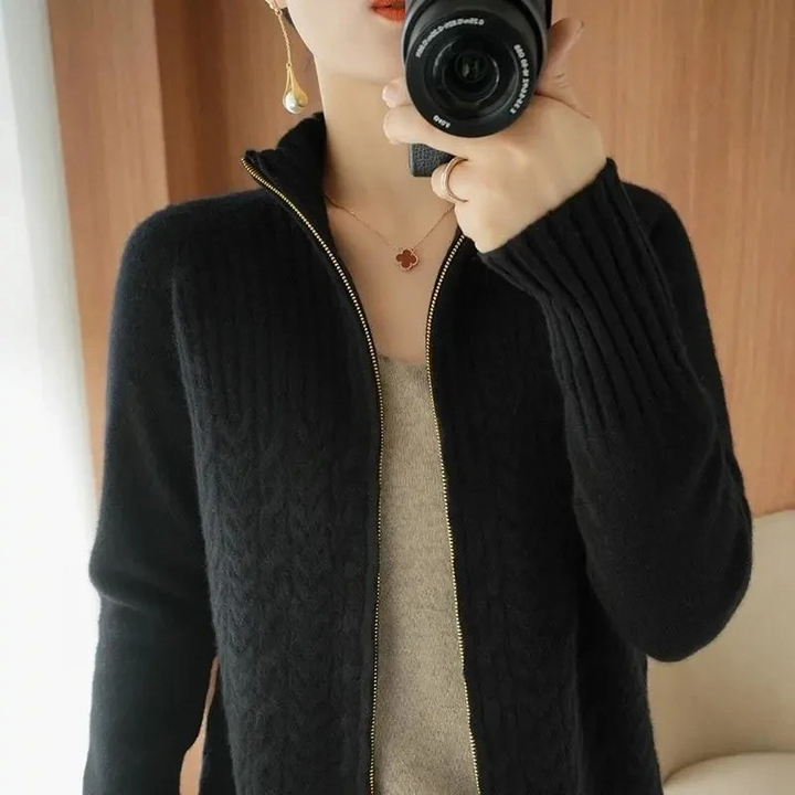 W&W Mode | Gestrickte Jacke Damen Mit Reißverschluss Und Kabelstrickdetails