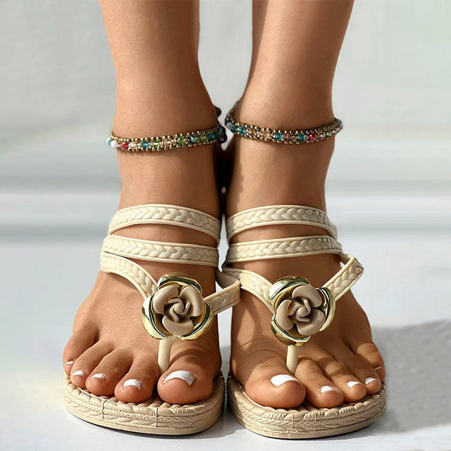 W&W Mode | Geflochtene Sandalen Mit Blumenverzierung