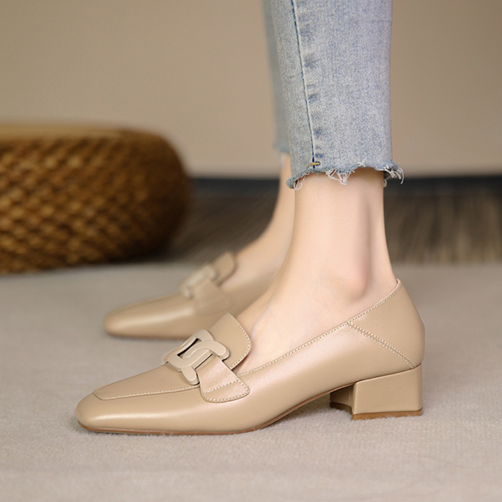W&W Mode | Bequeme Schuhe mit Mittlerem Absatz und Fußgewölbeunterstützung
