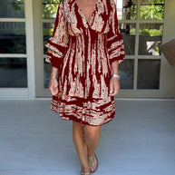 Kleid mit V-Ausschnitt und 3/4-Ärmeln