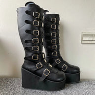 WW | Zip Up Chunky High Heel Stiefel