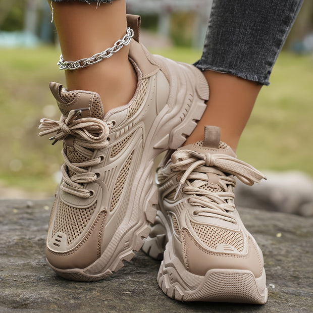 WW | Plateau Sneakers mit Modernem Look