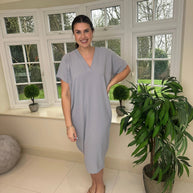 Kleid mit V-Ausschnitt | Unser Bestseller 2024