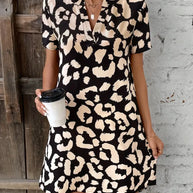 WW | V-Ausschnitt-Kleid für den femininen Stil
