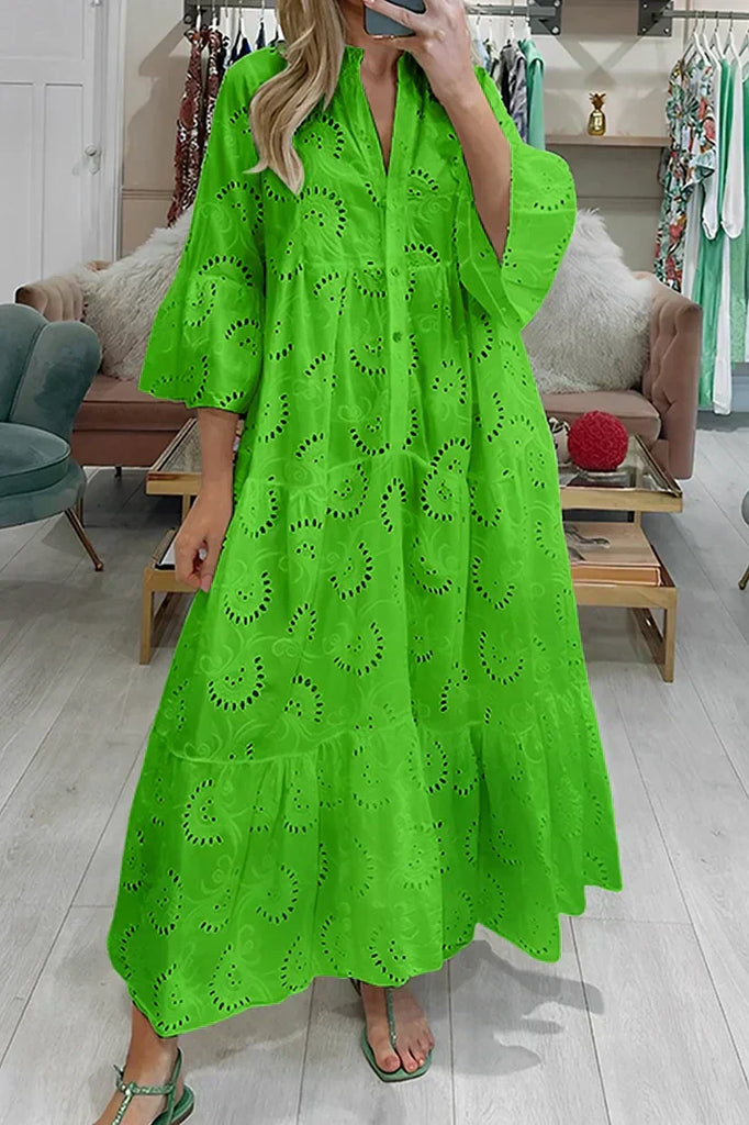 WW | Elegantes Kleid mit Bestickten Ösen
