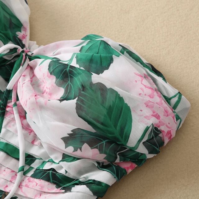 WW | Trägerloses Maxikleid mit Blumenmuster und gerafftem Oberteil