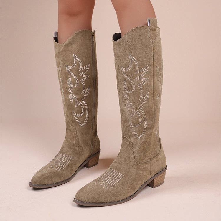 WW | Bestickte V-schnitt Stiefel