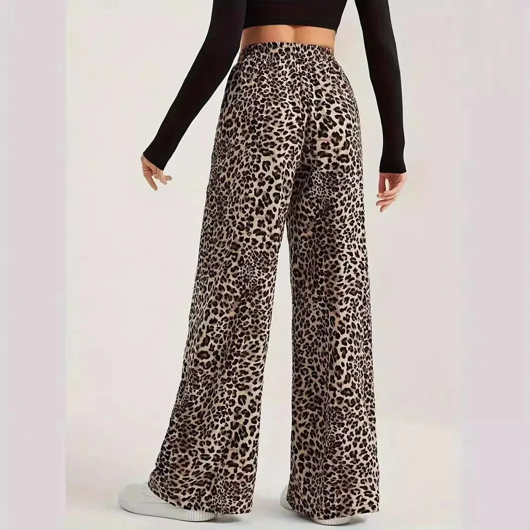 WW | Hoch taillierte lässige gerade Hose mit Leopardenmuster