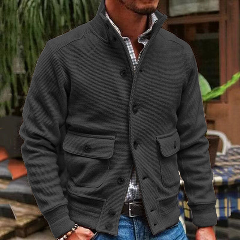 Modische Jacke mit hohem Kragen