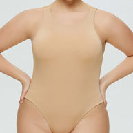 WW | Vollgröße Rundhalsweite Träger Bodysuit