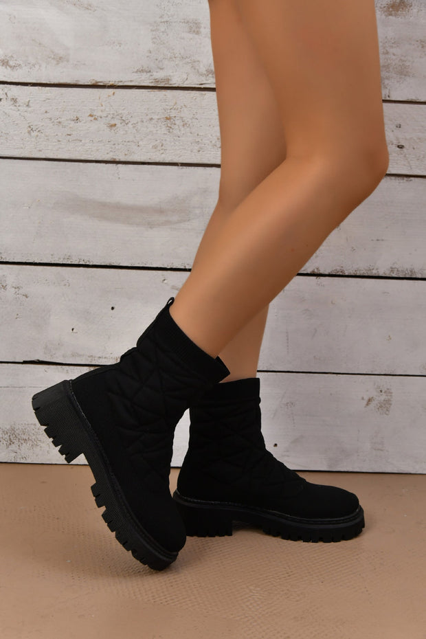 WW | Zeitlose und unterstützende orthopädische Stiefel.