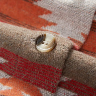 – Gewebte Jacke mit bedrucktem Kragen