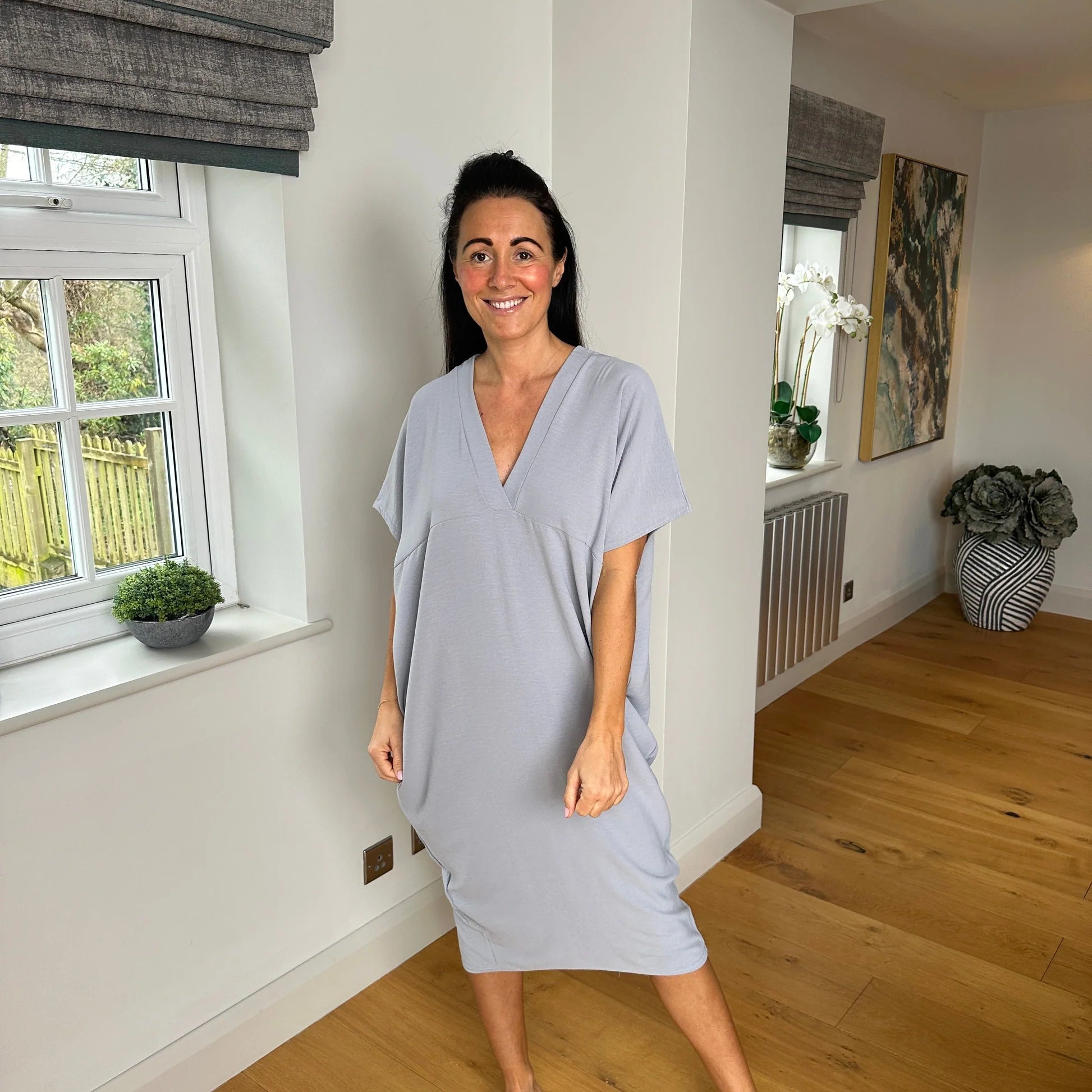 Kleid mit V-Ausschnitt | Unser Bestseller 2024