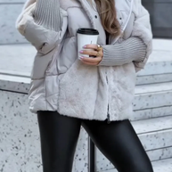 WW | Luxuriöse Moderne Bomberjacke Mit Kapuze