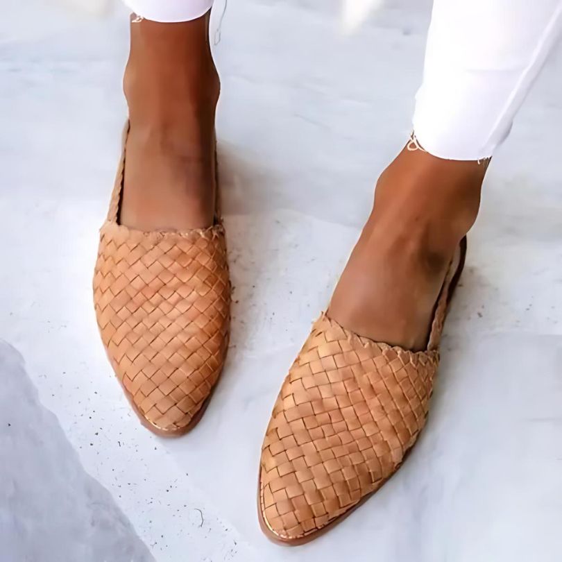 WW | Handgefertigte Gewebte Sandalen