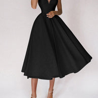 WW Grace | Das elegante Trägerkleid mit V-Ausschnitt