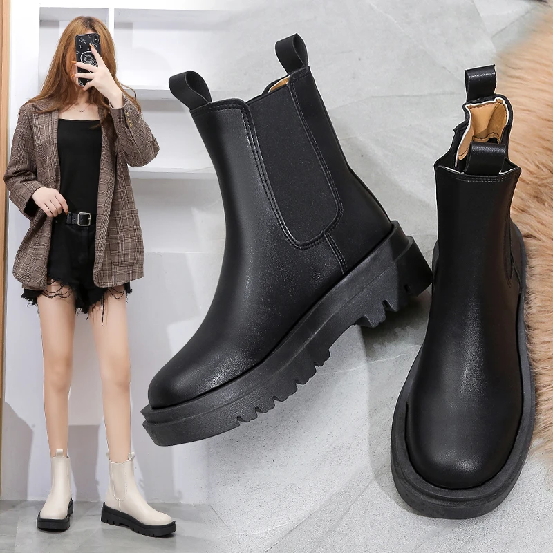 W&W Mode | Damen Chelsea Boots mit Elastischen Seiten und Zugschlaufen