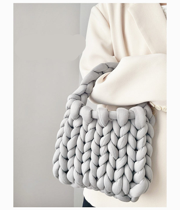 Damen Tasche aus handgewebtem Material