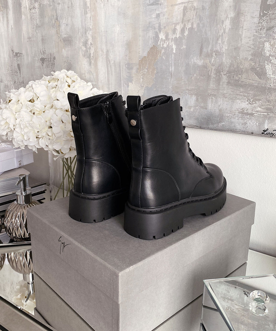 Stiefel Serena Schwarz