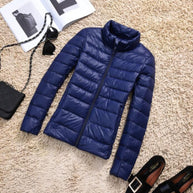 WW - Leichte Daunenjacke mit Reißverschluss und Taschen