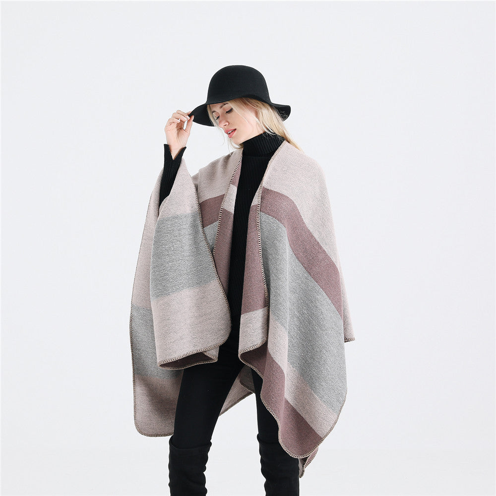 Damen eleganter Oversized-Poncho aus hochwertigem Material mit modernem Streifenmuster WW