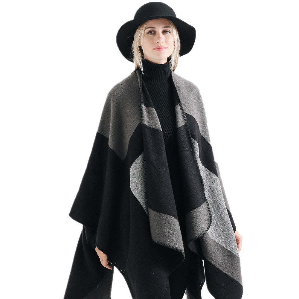 Damen eleganter Oversized-Poncho aus hochwertigem Material mit modernem Streifenmuster WW