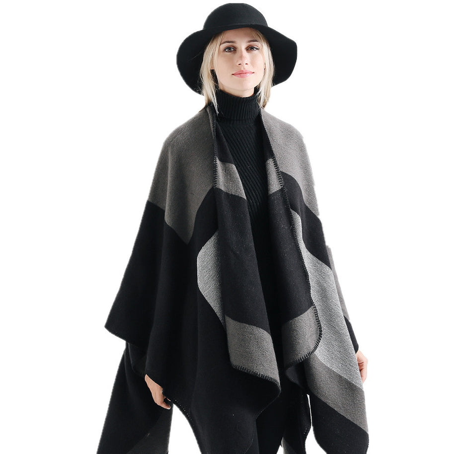 Damen eleganter Oversized-Poncho aus hochwertigem Material mit modernem Streifenmuster WW
