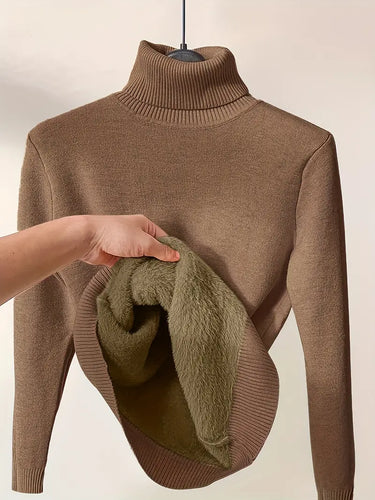 ClassicCozy: Der Rollkragenpullover für Stilvolle Wärme