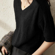 WW | Luxurious soft cashmere V-neck sweater for women