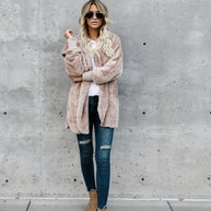 Flauschige Jacke mit Kapuze