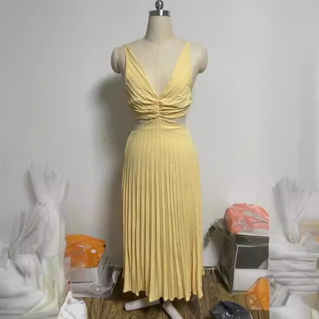 W&W Mode | Ärmelloses V-ausschnitt Kleid Mit Falten Und Offenem Rücken