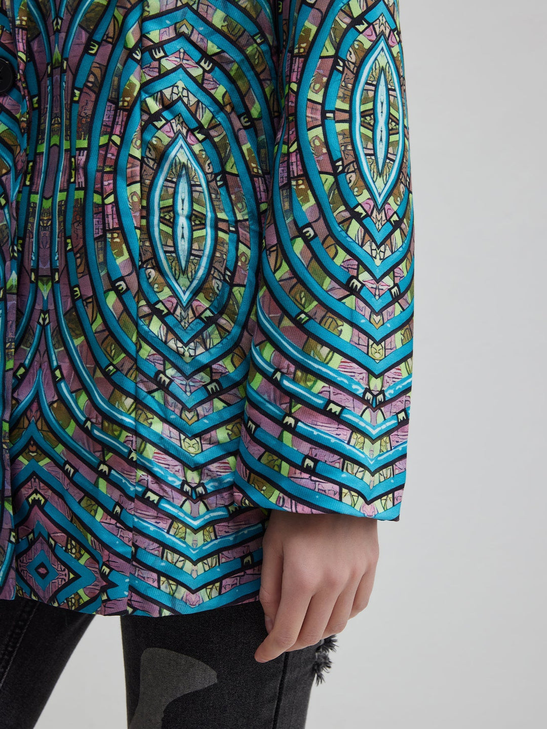 W&W Mode | Stylischer Büroanzug im blauen abstrakten Muster