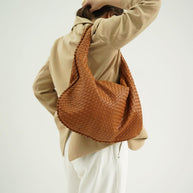 WW | ️elegante Lederschultertasche